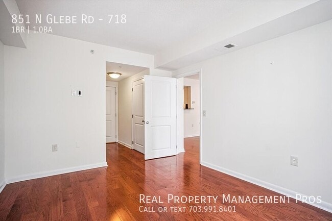 Building Photo - 851 N Glebe Rd