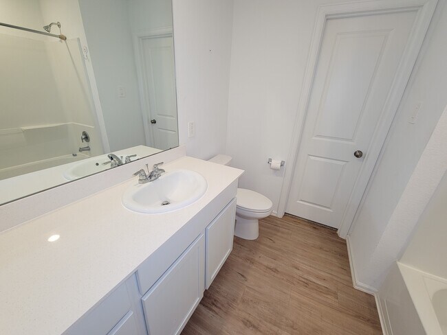 Building Photo - 314 Hbr Bnd Ct