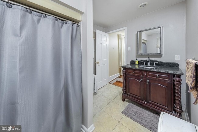 Building Photo - 416 Raritan Ave