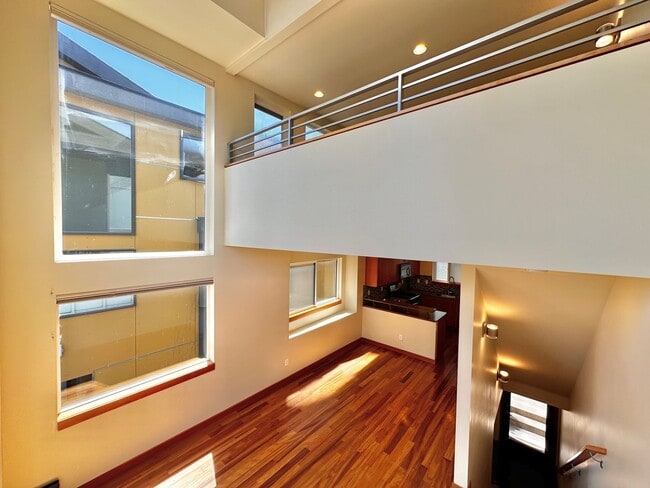 Primary Photo - Three-Level Loft-Style 2BR | 3BA with Priv...