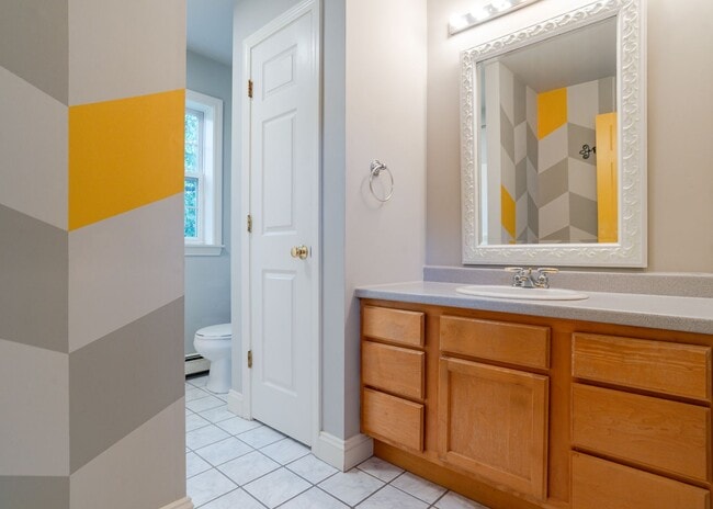 Building Photo - Charming 3BR/ 1.5BA South Portland Residence