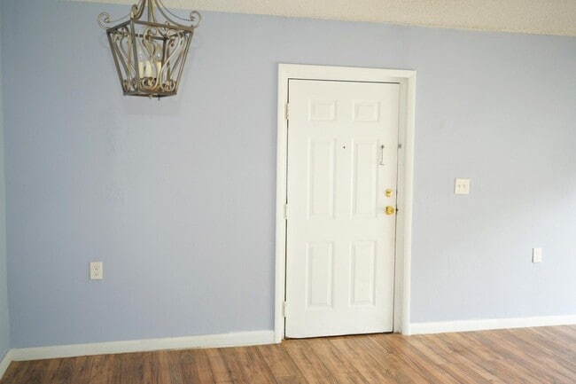 Building Photo - 1133 Benoist Farms Rd