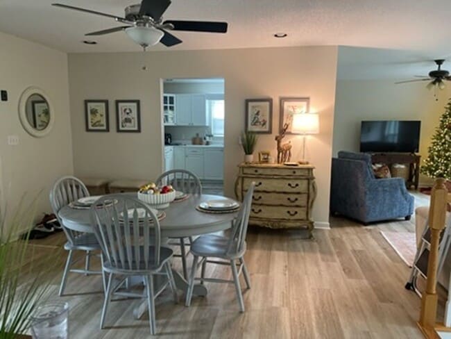 Building Photo - Beautifully maintained home