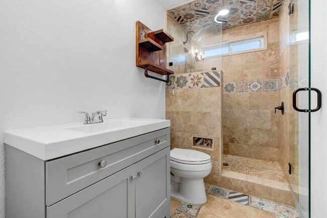 Building Photo - Single-Story 3 Bedroom (+1 Bonus Room and ...