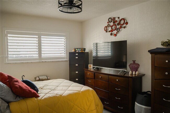 Building Photo - 7429 SW 152nd Ave