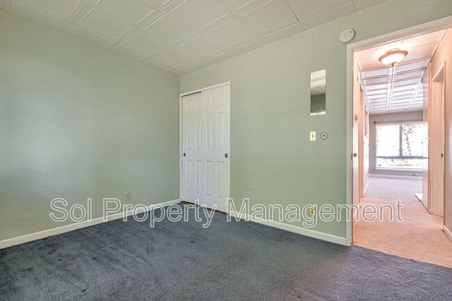 Building Photo - 221 Palo Verde Terrace