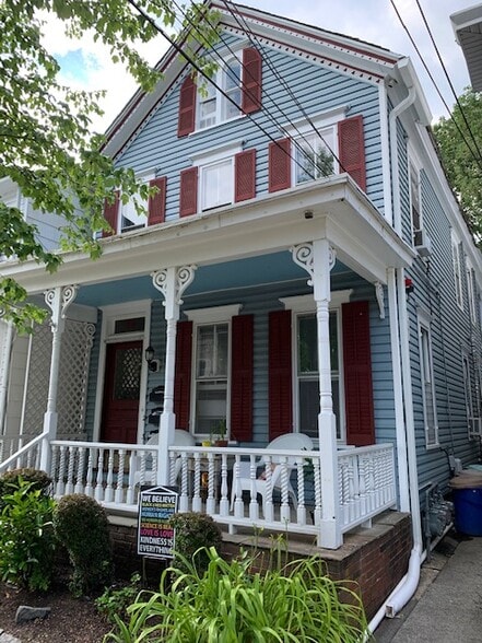 Building Photo - 60 Buttonwood St