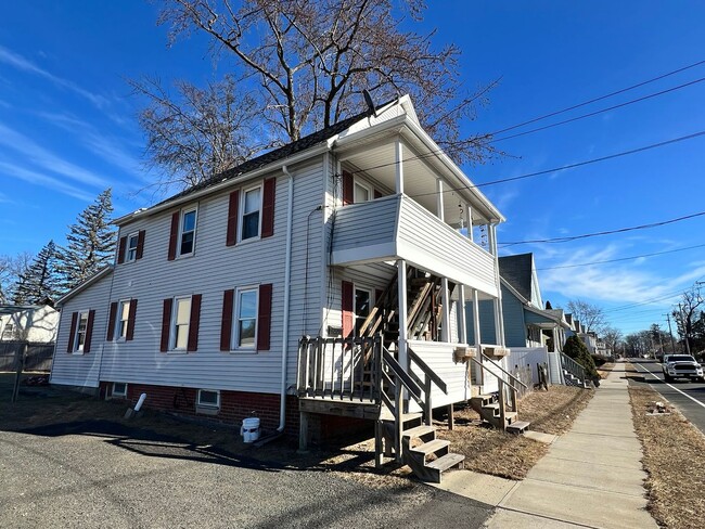 Building Photo - 182 Columba St