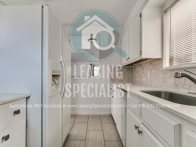 Building Photo - 2 Bed 2 Bath Garden Home in SW OKC's The R...