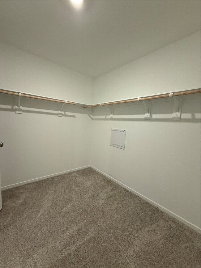 Building Photo - 335 Parkin Ct