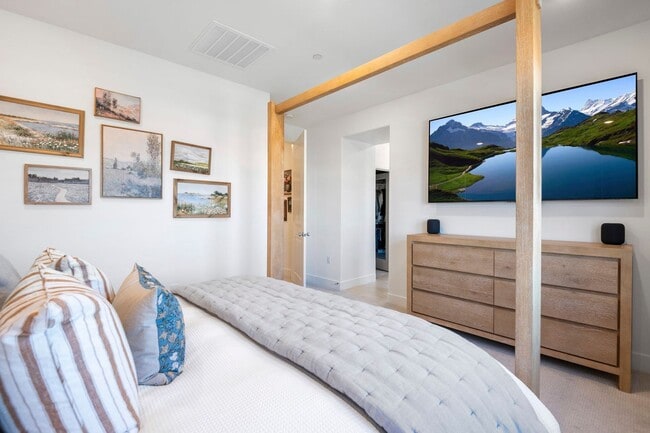 Building Photo - Beautiful 5bed/4bath for Rent Home at Great Park