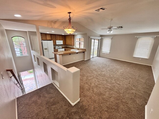 Building Photo - Two Bedroom Condo in Guard Gated Painted Desert