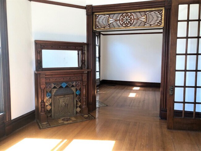 Building Photo - 4 Bed, 2 Bath, Home Office, Pet Friendly!!