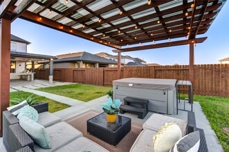 Building Photo - 3223 Cripple Creek Dr