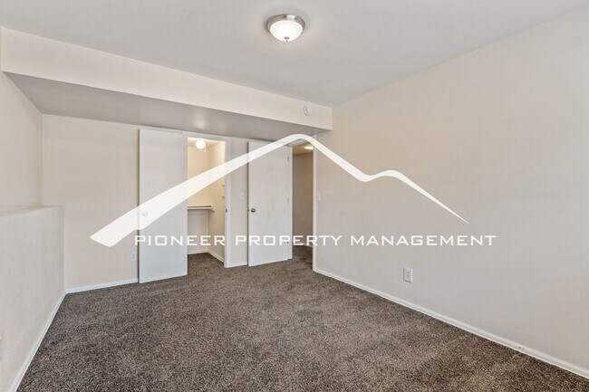 Building Photo - "Westside is the Best Side" - 4 bedroom, 2 full bathroom, 2 car garage, and fully enclosed yard.