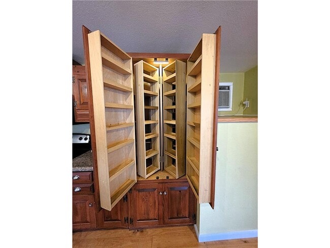 Building Photo - 206 2nd Ave