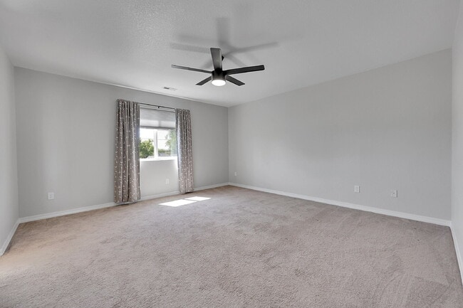 Building Photo - $2,595.00, 3 beds, 2.5 bath, Single Family...