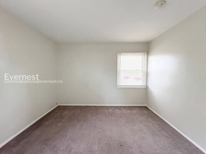 Building Photo - 2519 Kitmore Ln