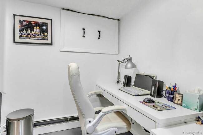 Building Photo - 21 Buttonwood Dr