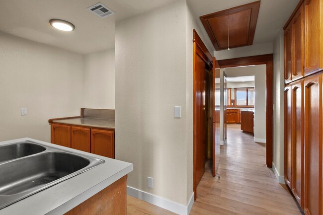 Building Photo - 8850 Rocky Canyon Rd