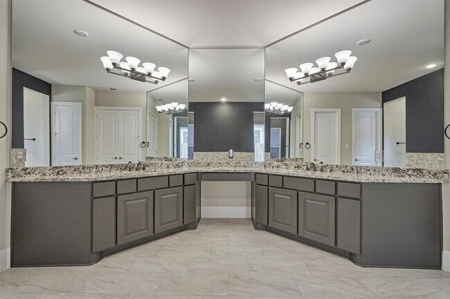 Building Photo - 12907 Mustang River Dr