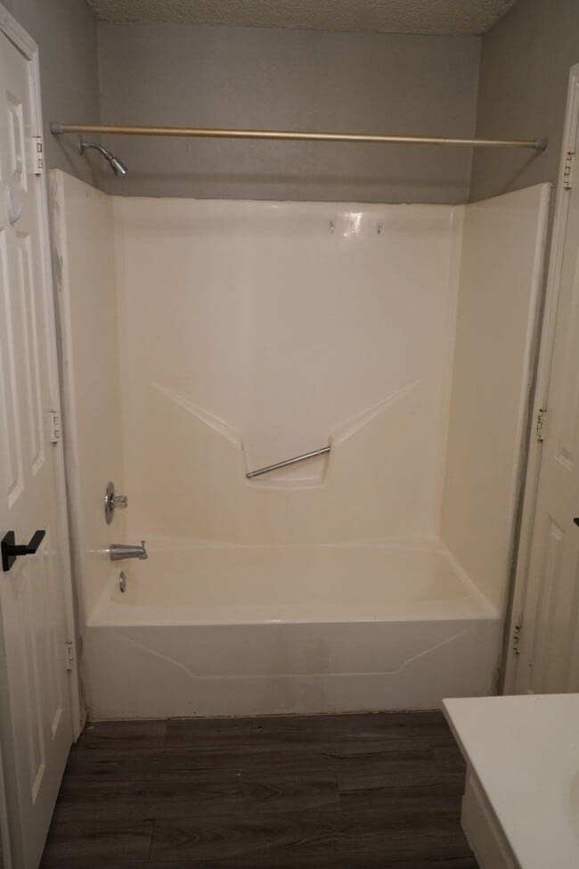 Building Photo - 3/2/2 or 2 Bedroom with an Office