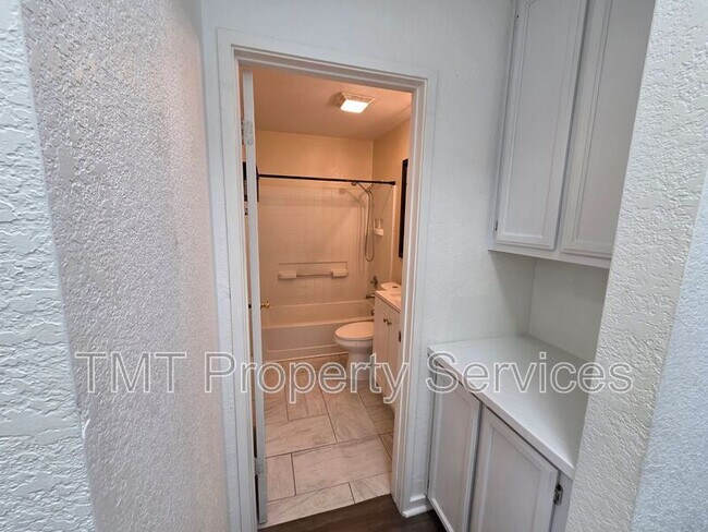 Building Photo - 2234 Wall St