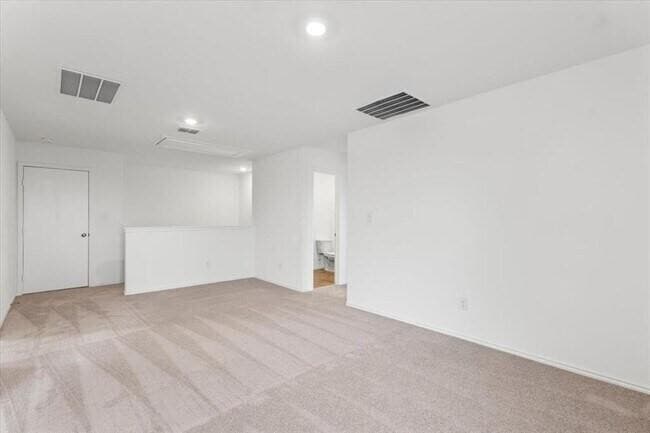 Building Photo - 2405 Sunray Ct