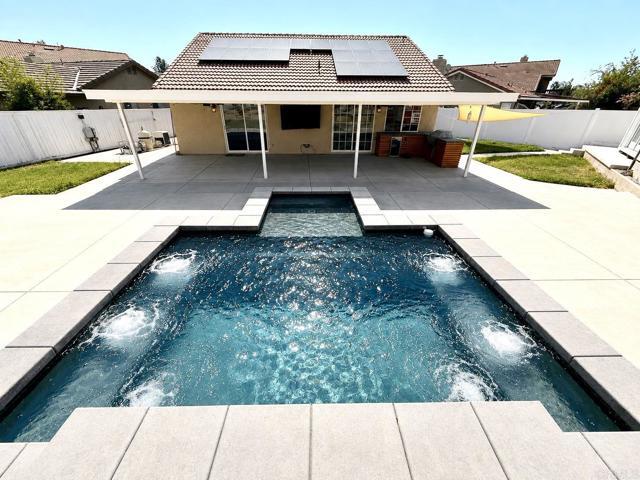 Building Photo - 24399 Oakridge Cir