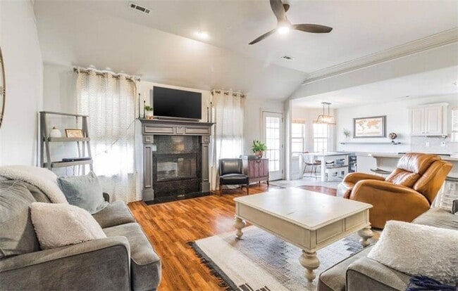 Building Photo - 3 bedroom 2 bath home in FAY, extra cared for, 2carG, fenced yard