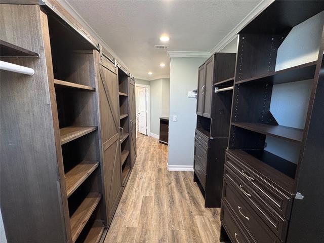 Building Photo - 5016 I-35