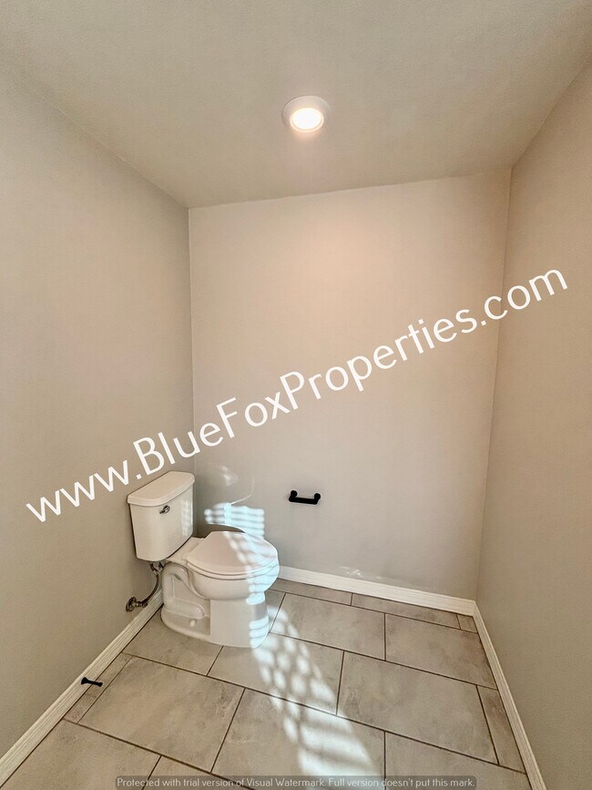 Building Photo - 1048 E Descent St