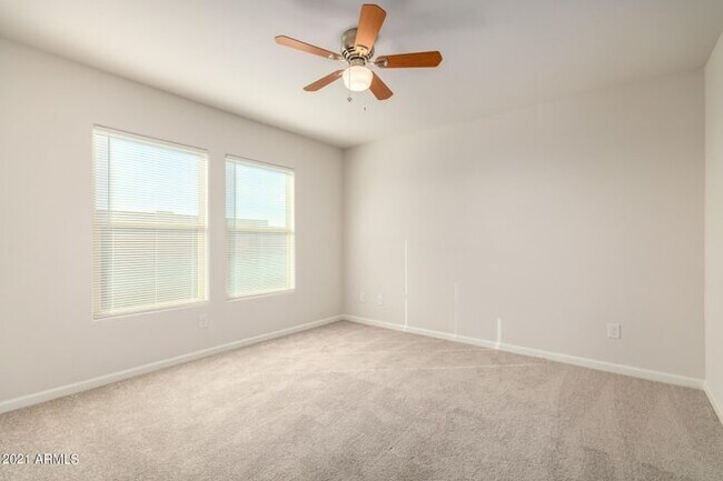 Building Photo - 1203 W Elm Ave