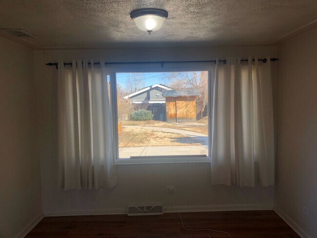 Building Photo - Denver Three Bedroom House Two Blocks From City Park