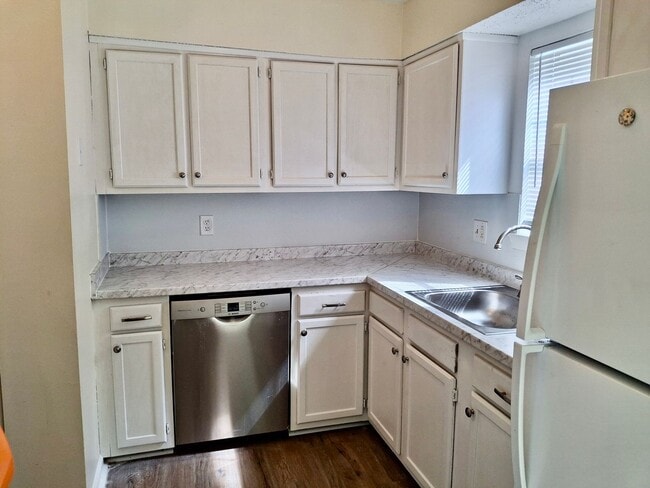 Building Photo - Culpeper 3 bedroom Townhouse