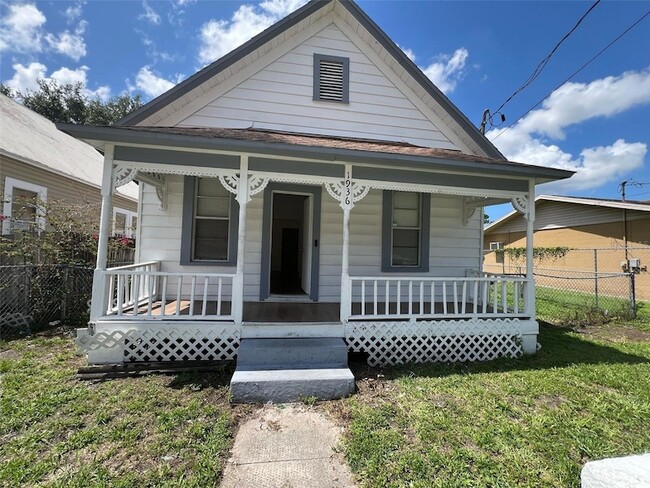 Primary Photo - 1936 W Cherry St