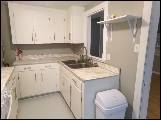 Building Photo - 814 G St