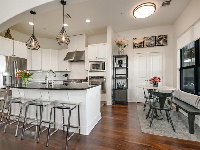 Building Photo - 8200 Southwest Pkwy