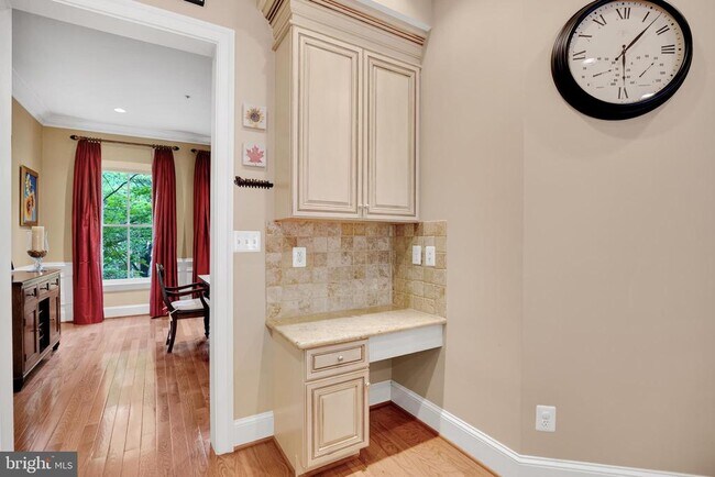 Building Photo - 714 Bracey Ln