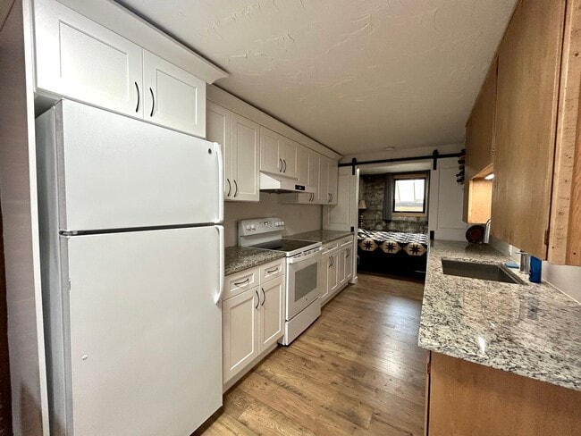 Building Photo - Commercial (300 N Main-115 W 3rd)