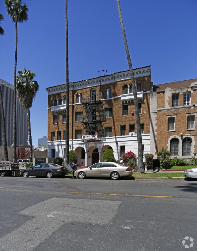 Building Photo - Drake Apartments