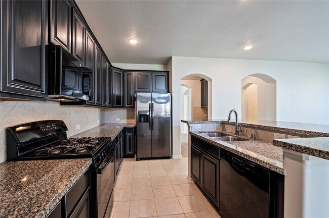 Building Photo - 632 Kickapoo Ct