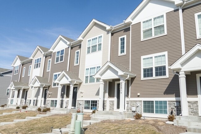 Building Photo - 6561 Sassafras Wy