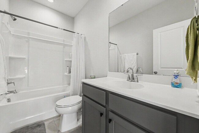 Building Photo - 104 Hawthorne Landing Dr