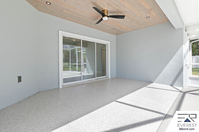 Building Photo - FULLY FENCED, LIKE NEW, CUSTOM BUILT 3/2/2 ON A CUL DE SAC IN DESIRABLE QUAIL HOLLOW