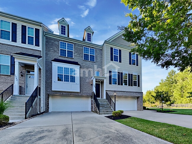 Primary Photo - 1542 Quarter Horse Cir