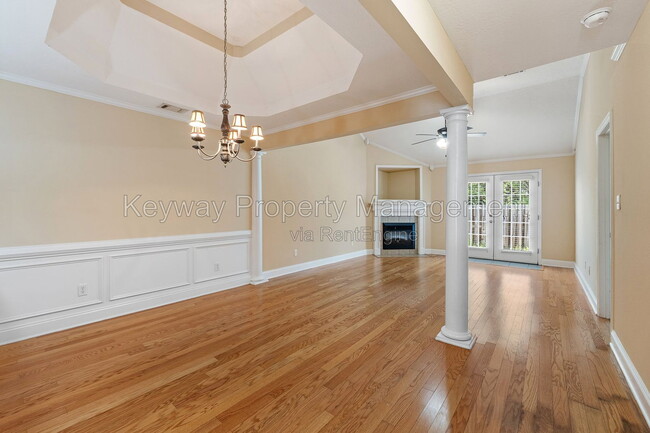 Building Photo - 815 Whispering Willow Ct