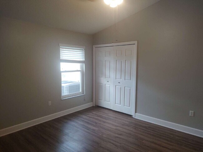Building Photo - "Spacious 4-Bedroom with 3 Full Baths - 2,...