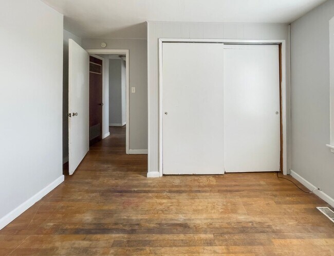 Building Photo - 10823 IN-32