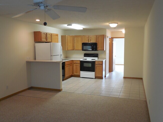 Kitchen - 802 W White River Blvd